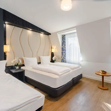 Hotel Plaza Koeln 4*