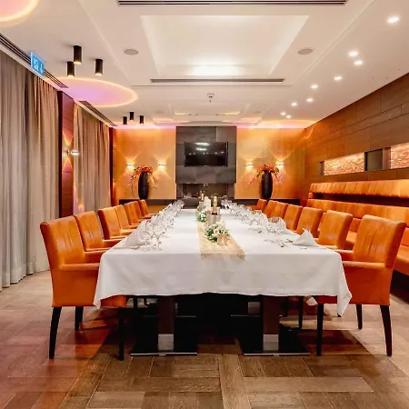 Plaza Koeln Отель 4*