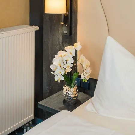 Hotel Plaza Koeln 4*