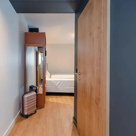 Hotel Plaza Koeln 4*