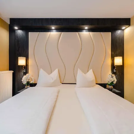 Plaza Koeln 4*