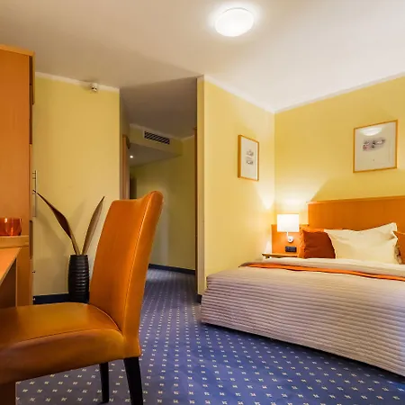Plaza Koeln 4*