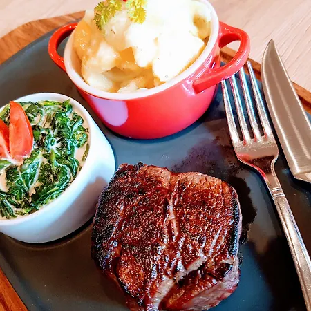 Отель Plaza Koeln