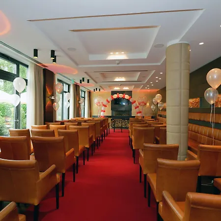 Plaza Koeln Пульхайм