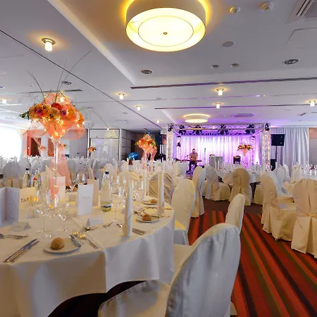 Plaza Koeln Отель 4*