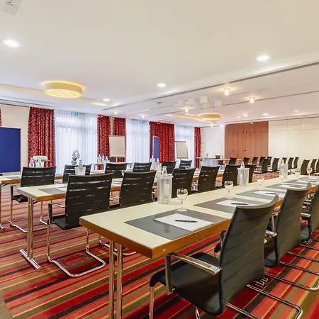 Отель Plaza Koeln 4*