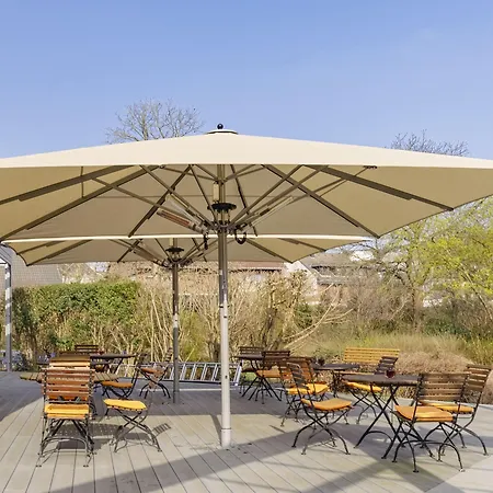 Plaza Köln Szálloda 4*