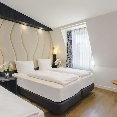 Hotel Plaza Koeln 4*