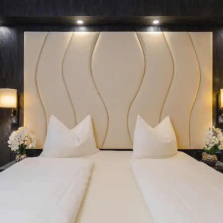 Plaza Koeln 4*