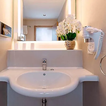 Plaza Koeln Hotel 4*