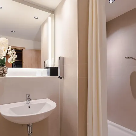 Hotel Plaza Koeln 4*