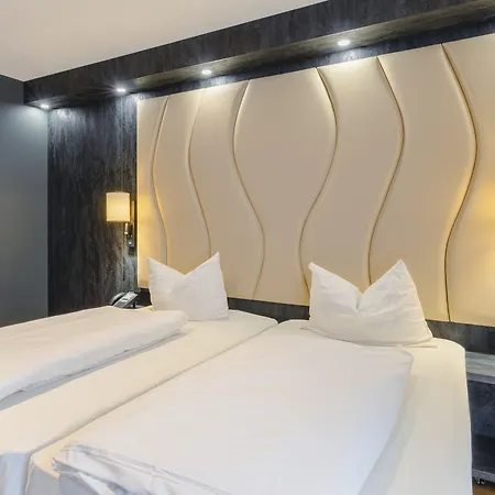 Plaza Koeln 4*