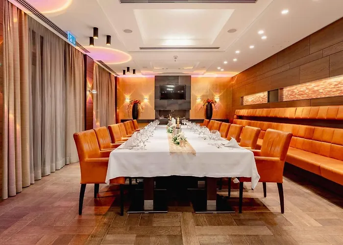 Plaza Koeln Hotel 4*