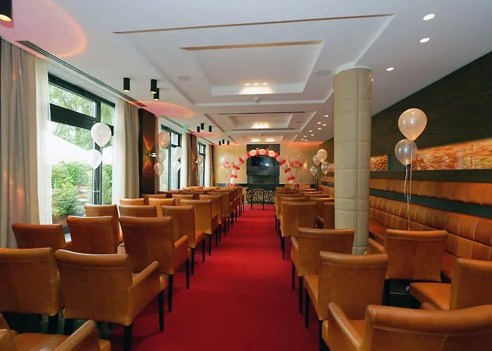 Plaza Koeln פולהיים