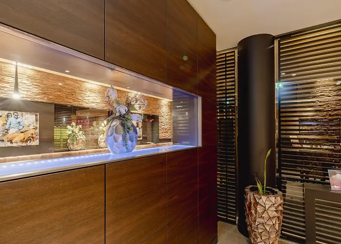 Plaza Koeln מלון פולהיים