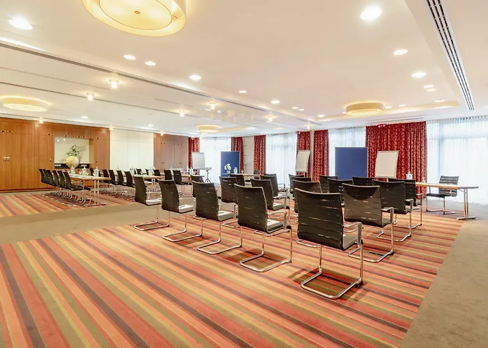 Plaza Koeln Hotel 4*