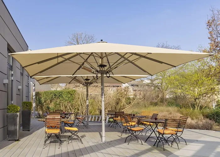 Plaza Koeln מלון 4*