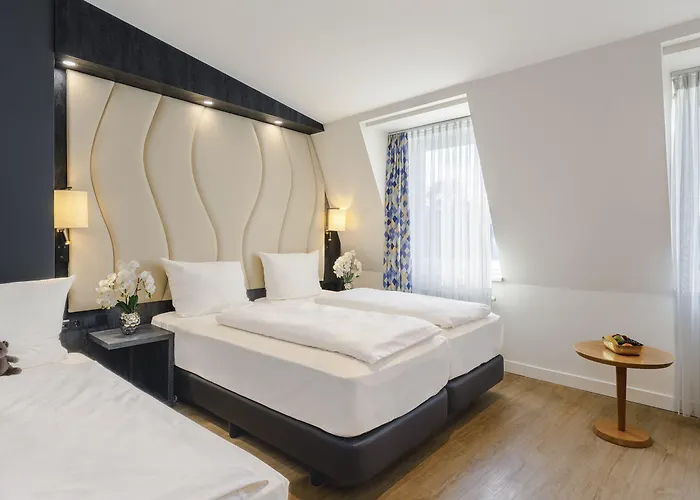 Hotel Plaza Koeln 4*